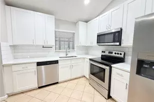 2510 Cherry Blossom Ct, Eustis, FL 32726 - Photo 10