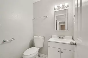 8503 Fish Lake Rd, Tampa, FL 33619 - Photo 16