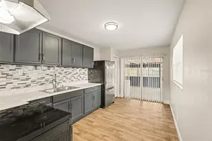 8503 Fish Lake Rd, Tampa, FL 33619 - Photo 12