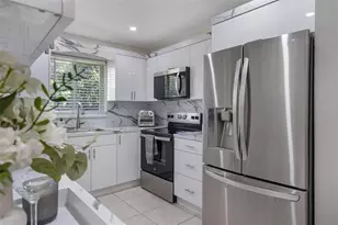 5460 NW 173rd Dr, Opa Locka, FL 33055 - Photo 8