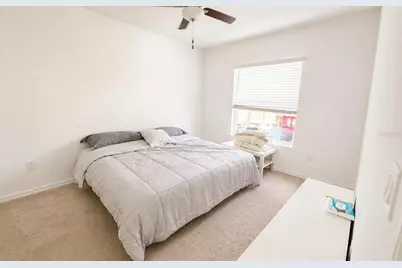 4049 Capri Coast Drive, Plant City, FL 33565 - Photo 10
