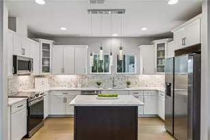 210 Hibiscus Ct, Orlando, FL 32801 - Photo 2