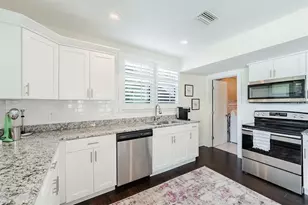 1145 Highland St S, Saint Petersburg, FL 33701 - Photo 8