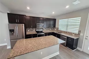1511 Sweet Apple St, Oakland, FL 34787 - Photo 4