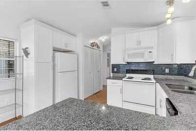 300 Sky Crest Loop, Davenport, FL 33837 - Photo 6