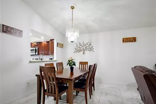 2649 Whalebone Bay Dr, Kissimmee, FL 34741 - Photo 6