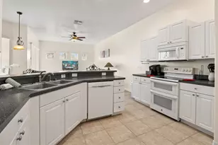 805 Tuscan Hills Blvd, Davenport, FL 33897 - Photo 2
