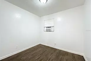 4509 Ken Knight Dr N, Jacksonville, FL 32209 - Photo 8