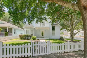 933 Lake Elsie Dr, Tavares, FL 32778 - Photo 2