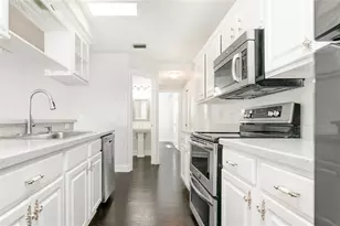 933 Lake Elsie Dr, Tavares, FL 32778 - Photo 10