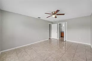 32 York Ct, Kissimmee, FL 34758 - Photo 8