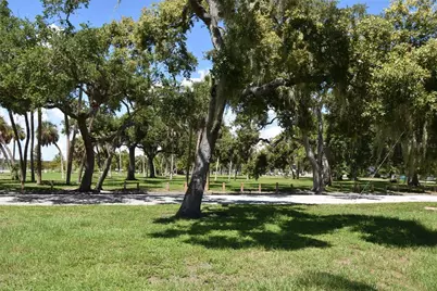 4027 7th Street S, Saint Petersburg, FL 33705 - Photo 36