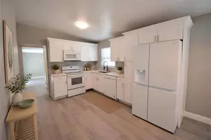 4027 7th St S, Saint Petersburg, FL 33705 - Photo 8