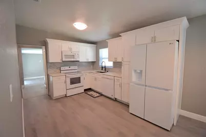4027 7th Street S, Saint Petersburg, FL 33705 - Photo 10