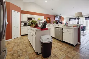 672 Basingstoke Ct, Kissimmee, FL 34758 - Photo 6