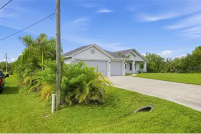2019 Wanda Avenue N, Lehigh Acres, FL 33971 - Photo 32