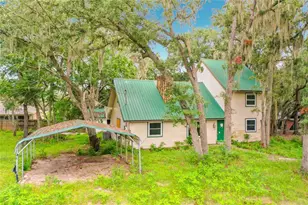 40105 Palm St, Lady Lake, FL 32159 - Photo 2