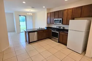 2372 Seven Oaks Dr, Saint Cloud, FL 34772 - Photo 8