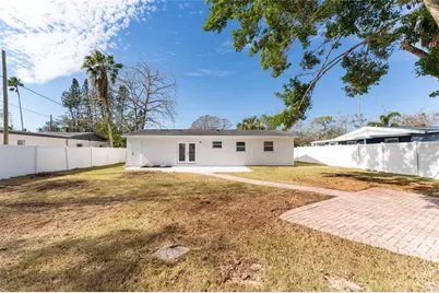 4401 Shore Acres Boulevard NE, Saint Petersburg, FL 33703 - Photo 34
