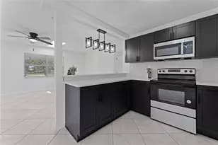 4401 Shore Acres Blvd NE, Saint Petersburg, FL 33703 - Photo 16