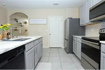 2657 Grand Central Ave, Tavares, FL 32778 - Photo 8
