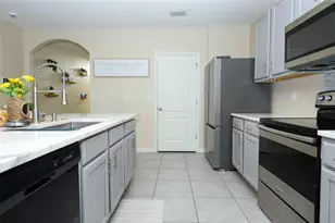 2657 Grand Central Ave, Tavares, FL 32778 - Photo 8