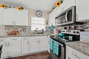 14632 State St, Dade City, FL 33523 - Photo 2