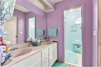 7833 38th Court E, Sarasota, FL 34243 - Photo 10