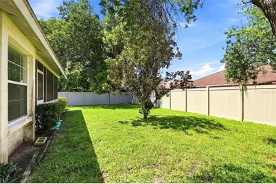 7833 38th Court E, Sarasota, FL 34243 - Photo 12