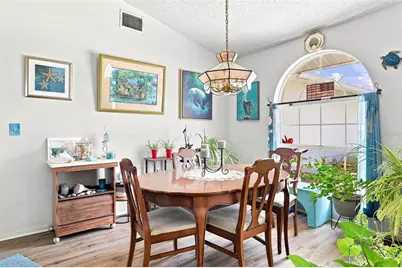 7833 38th Court E, Sarasota, FL 34243 - Photo 6