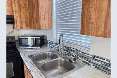 3218 68th Avenue N, Saint Petersburg, FL 33702 - Photo 12