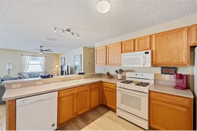 8221 SE 169th Palownia Loop, The Villages, FL 32162 - Photo 2
