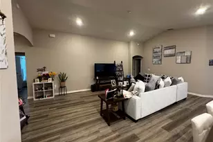 1391 Mountain Flowers Ln, Davenport, FL 33837 - Photo 6