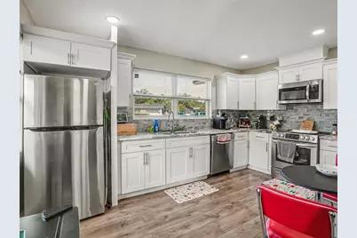 315 Amador Circle, Orlando, FL 32810 - Photo 8