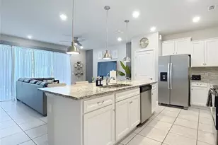 936 Paradise Dr, Davenport, FL 33897 - Photo 8