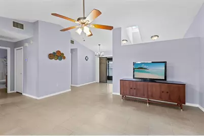 12422 Clubhouse Court, Tavares, FL 32778 - Photo 14
