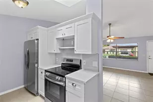 12422 Clubhouse Ct, Tavares, FL 32778 - Photo 4