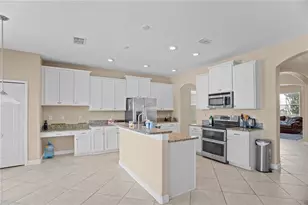 1586 Thetford Cir, Orlando, FL 32824 - Photo 4
