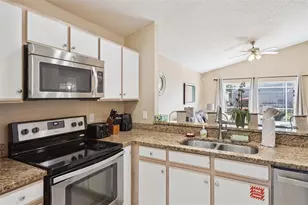 905 Lockbreeze Dr, Davenport, FL 33897 - Photo 10