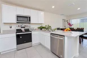 316 W Fairways View Dr, Beverly Hills, FL 34465 - Photo 10