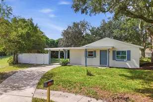 2470 Ivan Ct, Orlando, FL 32807 - Photo 2