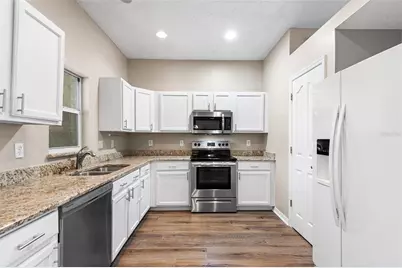 10114 Farmingdale Place, Tampa, FL 33624 - Photo 6