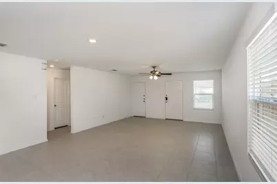 807 Savona Place, Kissimmee, FL 34758 - Photo 2