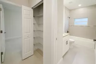 2722 Nanette Ln, North Port, FL 34286 - Photo 14