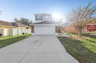 5107 NE 122nd Blvd, Oxford, FL 34484 - Photo 2