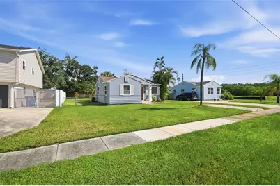833 61st Avenue NE, Saint Petersburg, FL 33703 - Photo 2