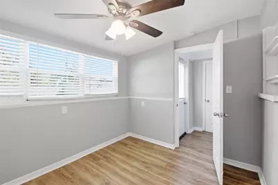 833 61st Avenue NE, Saint Petersburg, FL 33703 - Photo 22