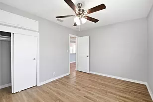 833 61st Ave NE, Saint Petersburg, FL 33703 - Photo 26