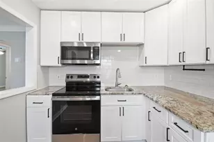 833 61st Ave NE, Saint Petersburg, FL 33703 - Photo 18