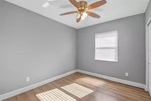 4359 Neptune Dr SE, Saint Petersburg, FL 33705 - Photo 32